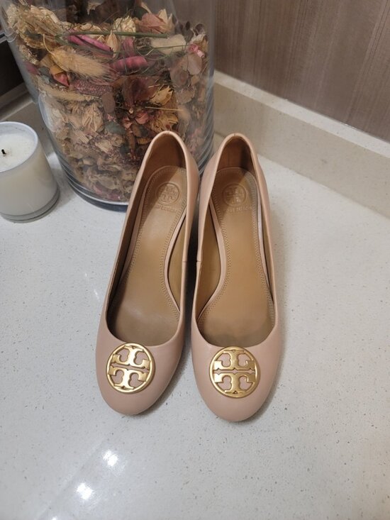 Tory Burch Shoes - Tory Burch Leather Chelsea 65MM Medallion Wedge In Pink Size 8